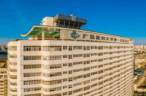 广西医科大学第一附属医院医疗美容科发展行吗？注射隆鼻案例介绍，信息更新